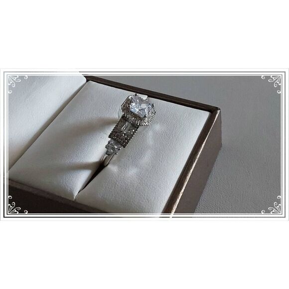 Stunning 3.5 Ct Vintage Look Design Princess & Baguette Cut Bridal Ring Sz 9 - Picture 2 of 3